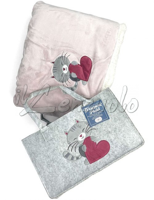 plaid-con-ricamo-in-trousse-gattino-rosa